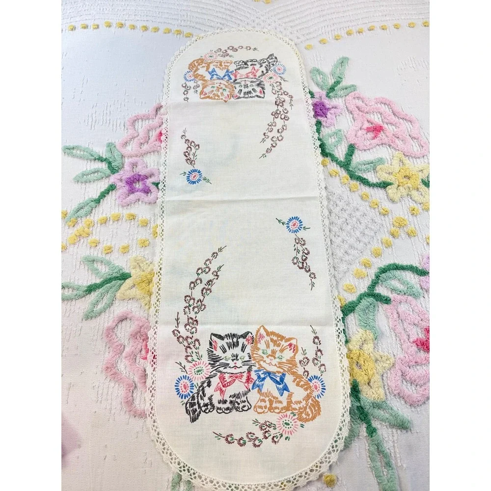 Vintage Hand Embroidered Kitten Cat Table Runner Crochet Lace Trim 34 Inch